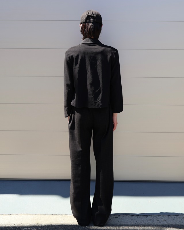 short length zip-up blouson