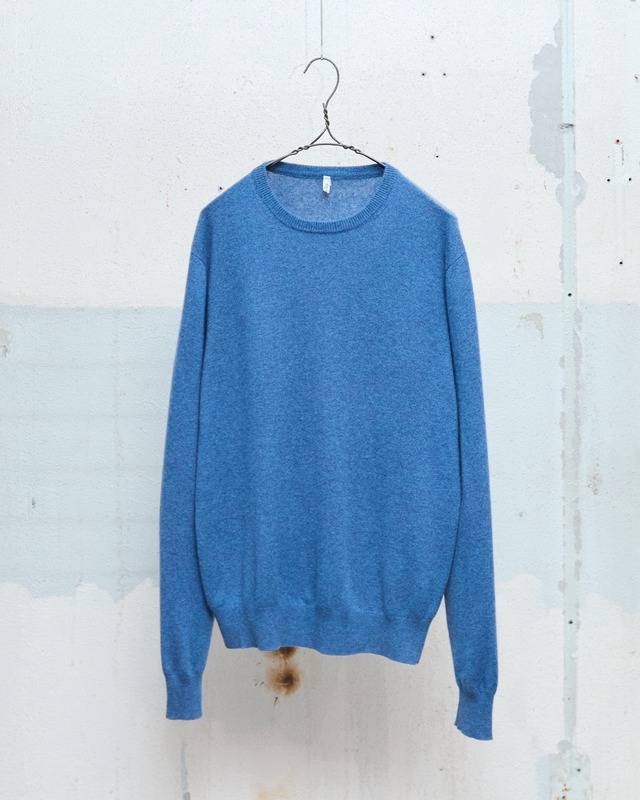 100% cashmere crew neck knitted sweater / LIGHT BLUE