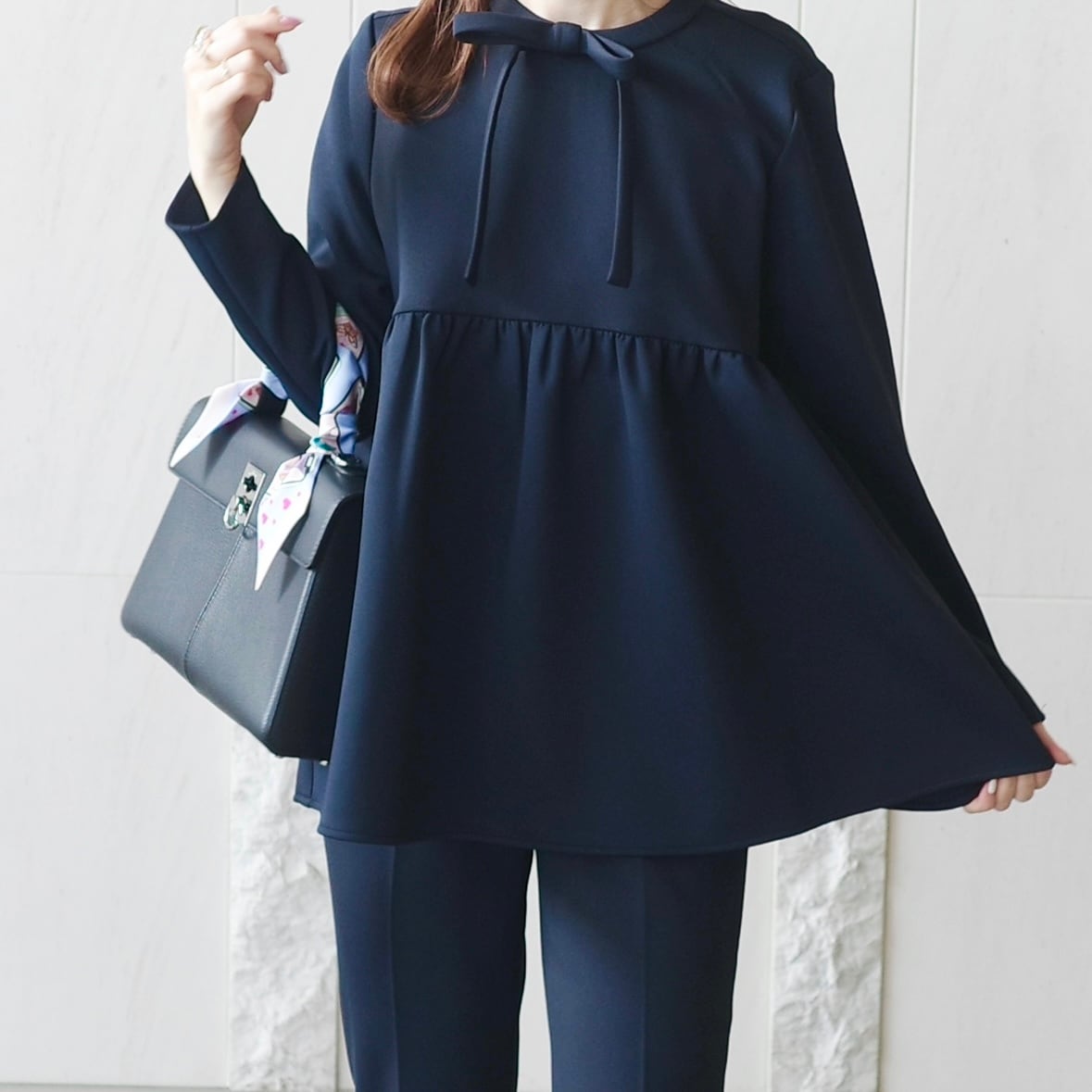 marshmallow ribbon blouse / navy | hitomi