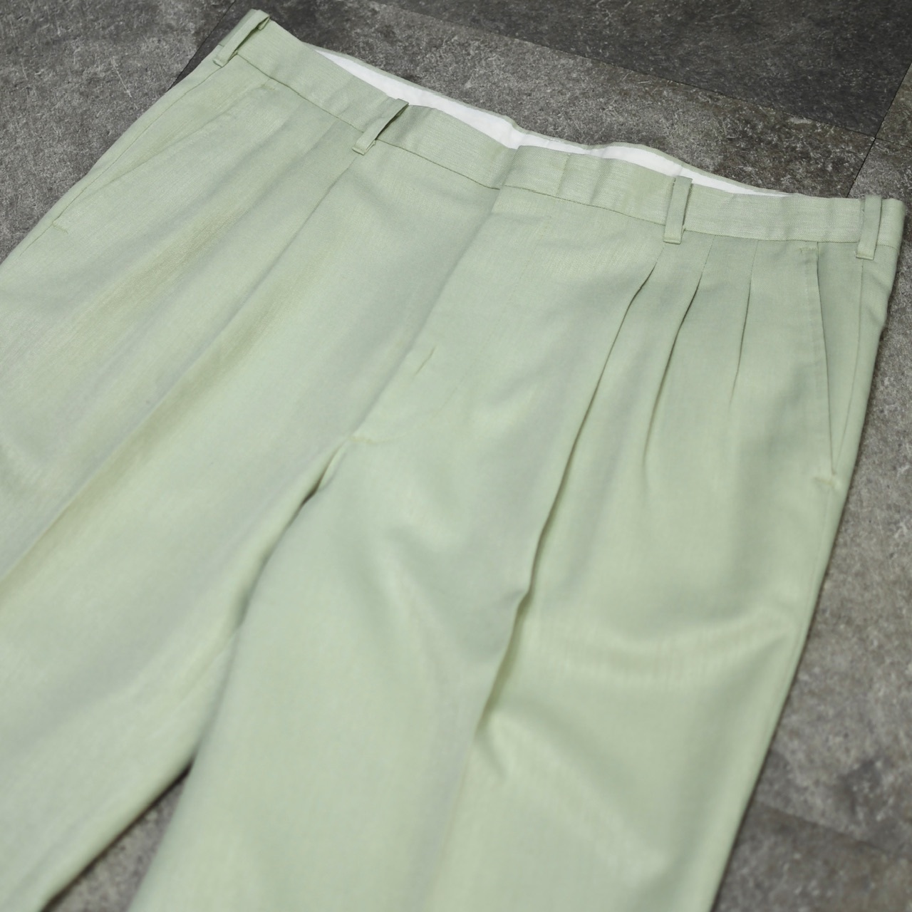 wide 3tuck color slacks light green