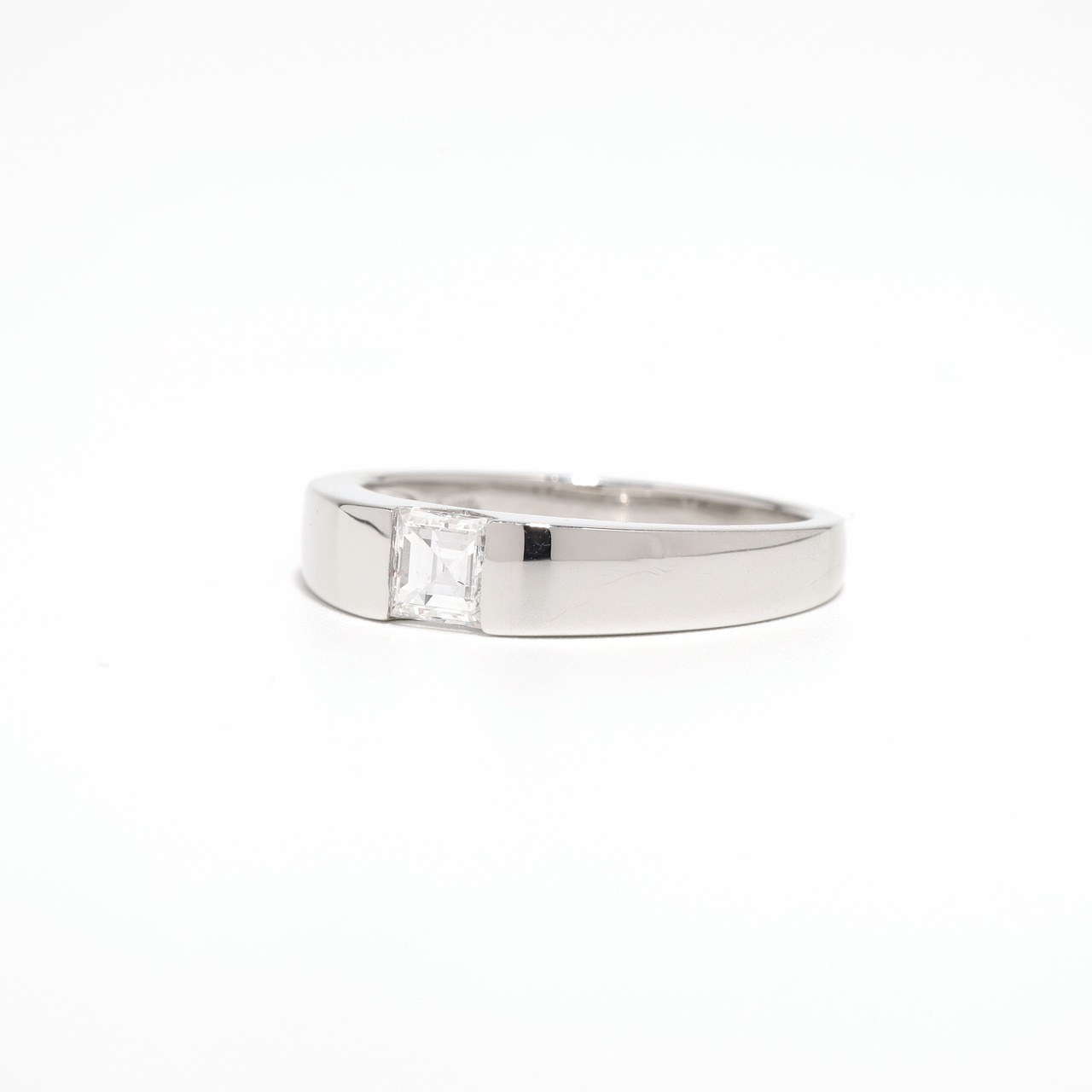 ステップカット ダイヤモンド デザインリング pt900 / D / VS1 / 0.356ct