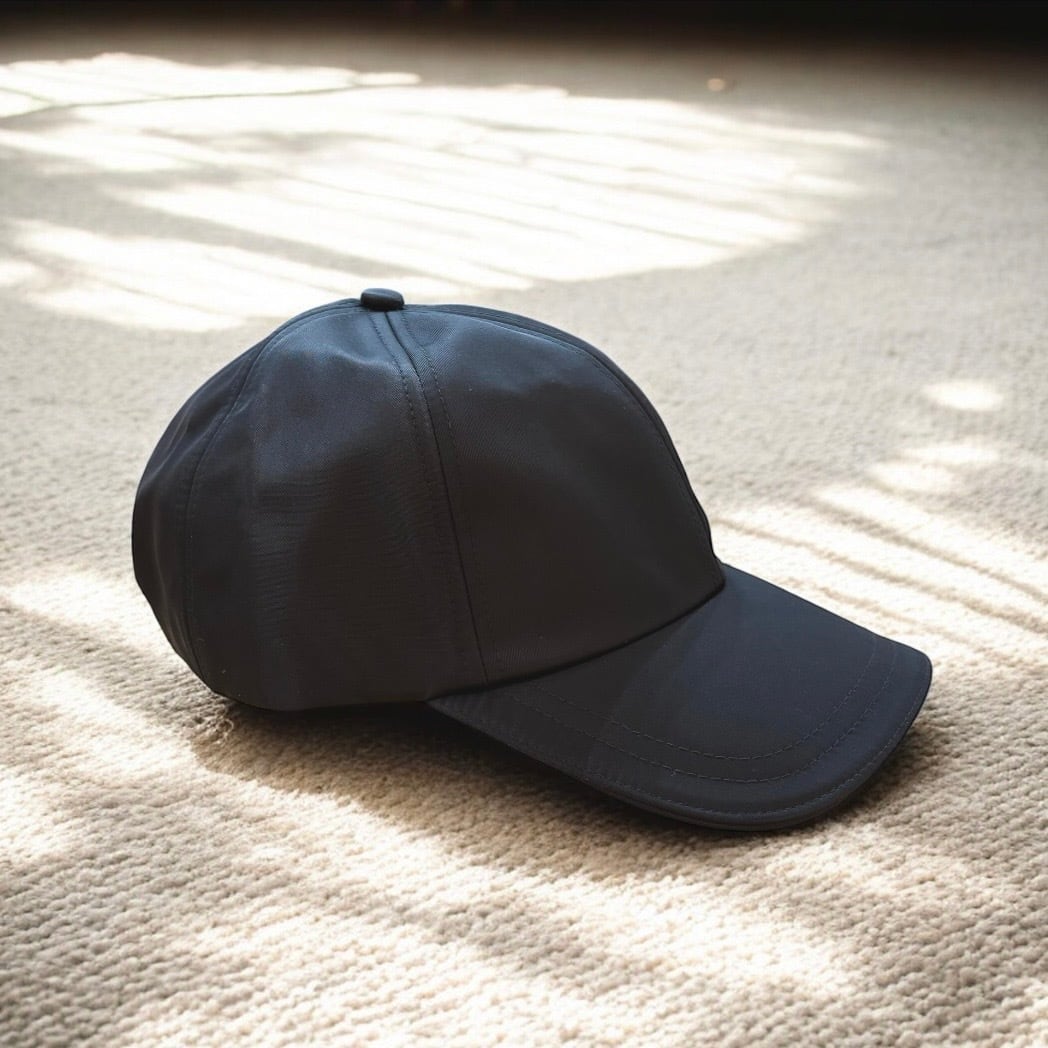 新品　Alo Satin Off-Duty キャップ　黒　サテン alo】【Satin Off‐ Duty Cap】サテン キャップ ハット ブラック ロゴ
