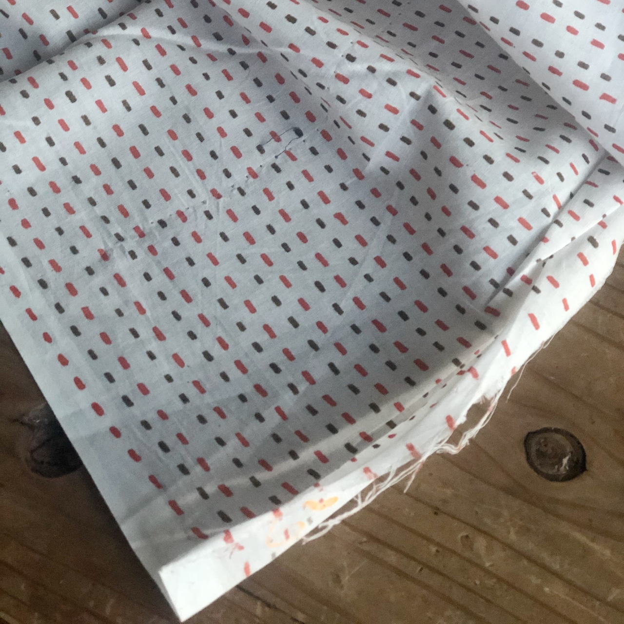 インドの布《インド柄 No.14 /点線 / コットン》サンガネールのブロックプリント Mulaセレクト