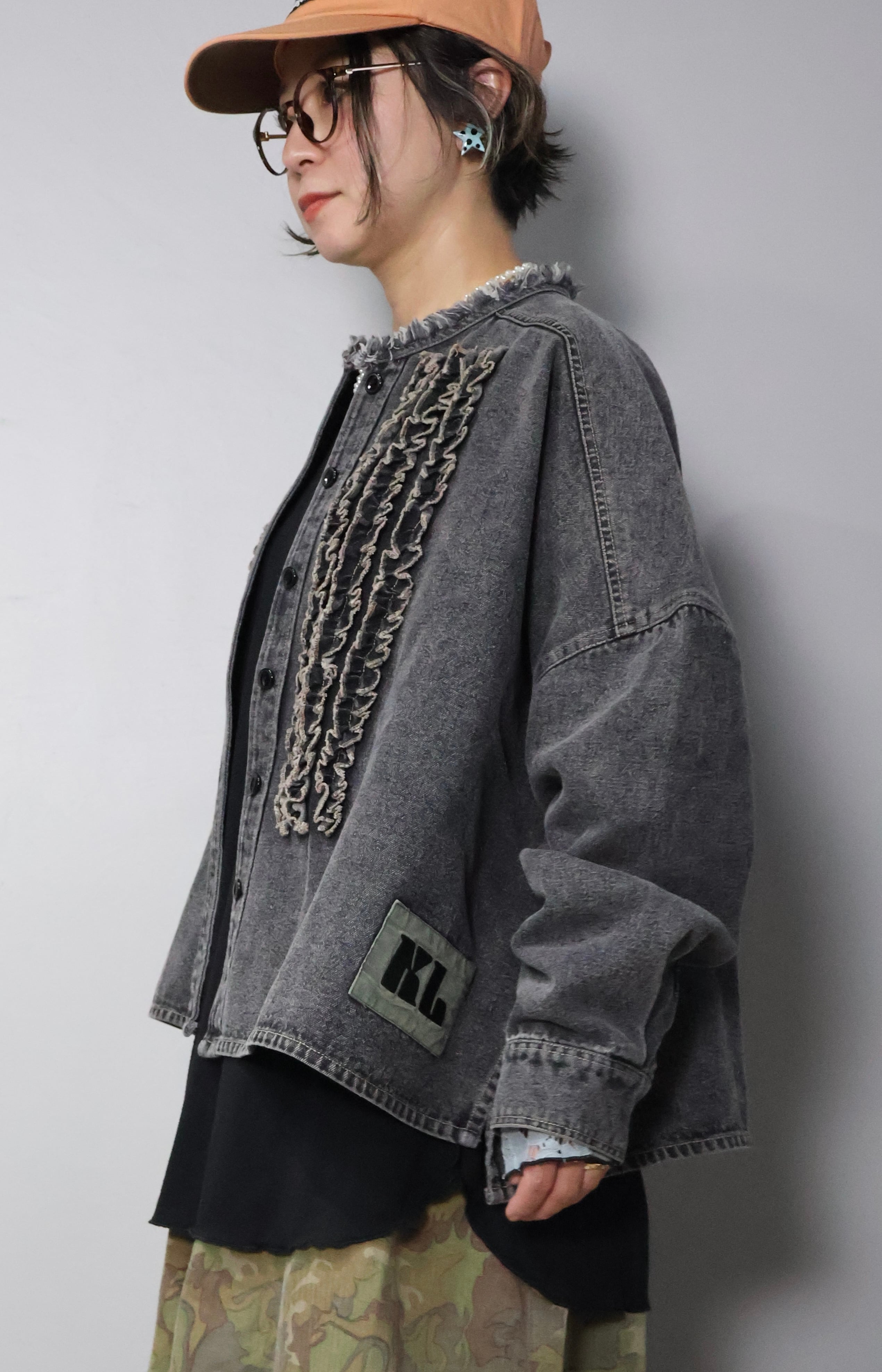 NEW!デニムケミカル加工ノーカラーフリルシャツ【12510-370-10】2026SS