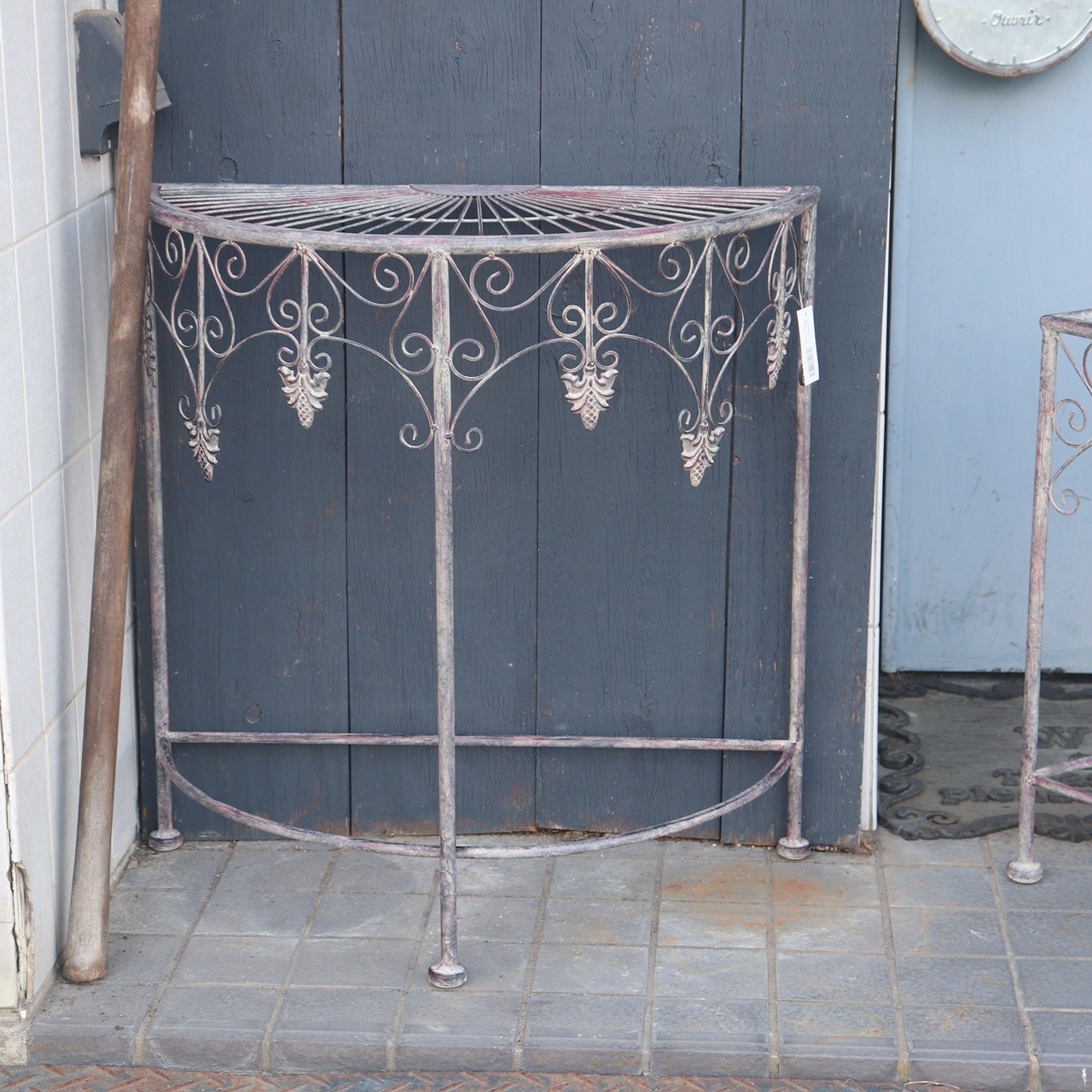 フラワースタンド　ハーフサークルL　狭いところにも置ける台