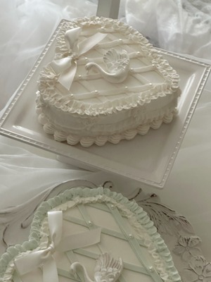 Swan Cake Mサイズ(9月30日まで期間限定販売)