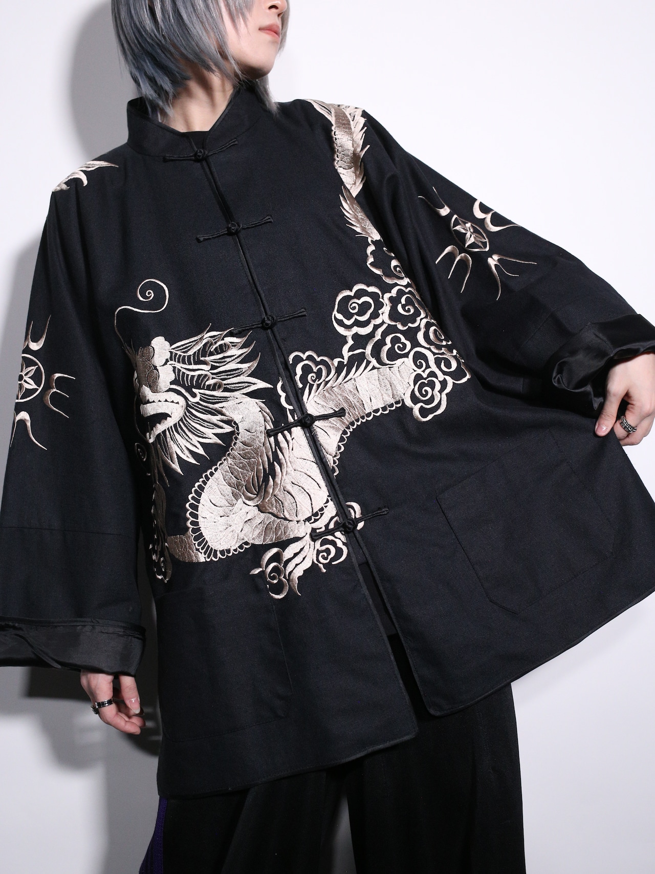 "刺繍×龍" front and back design black china shirt - 2