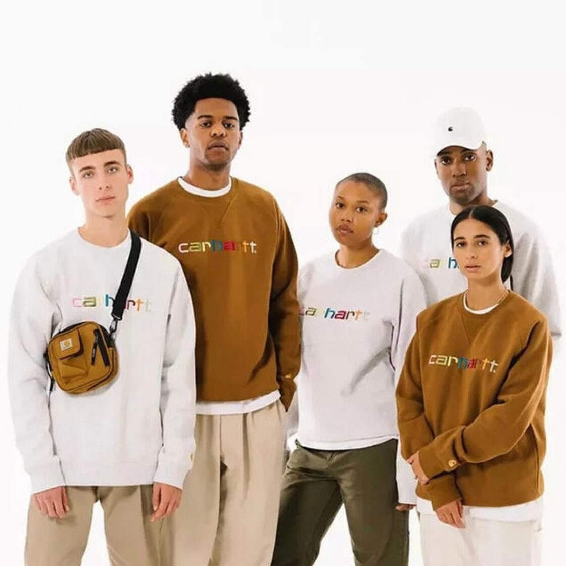 海外限定！carhartt カーハート トレーナー ビッグロゴ 刺繍 カラフル 