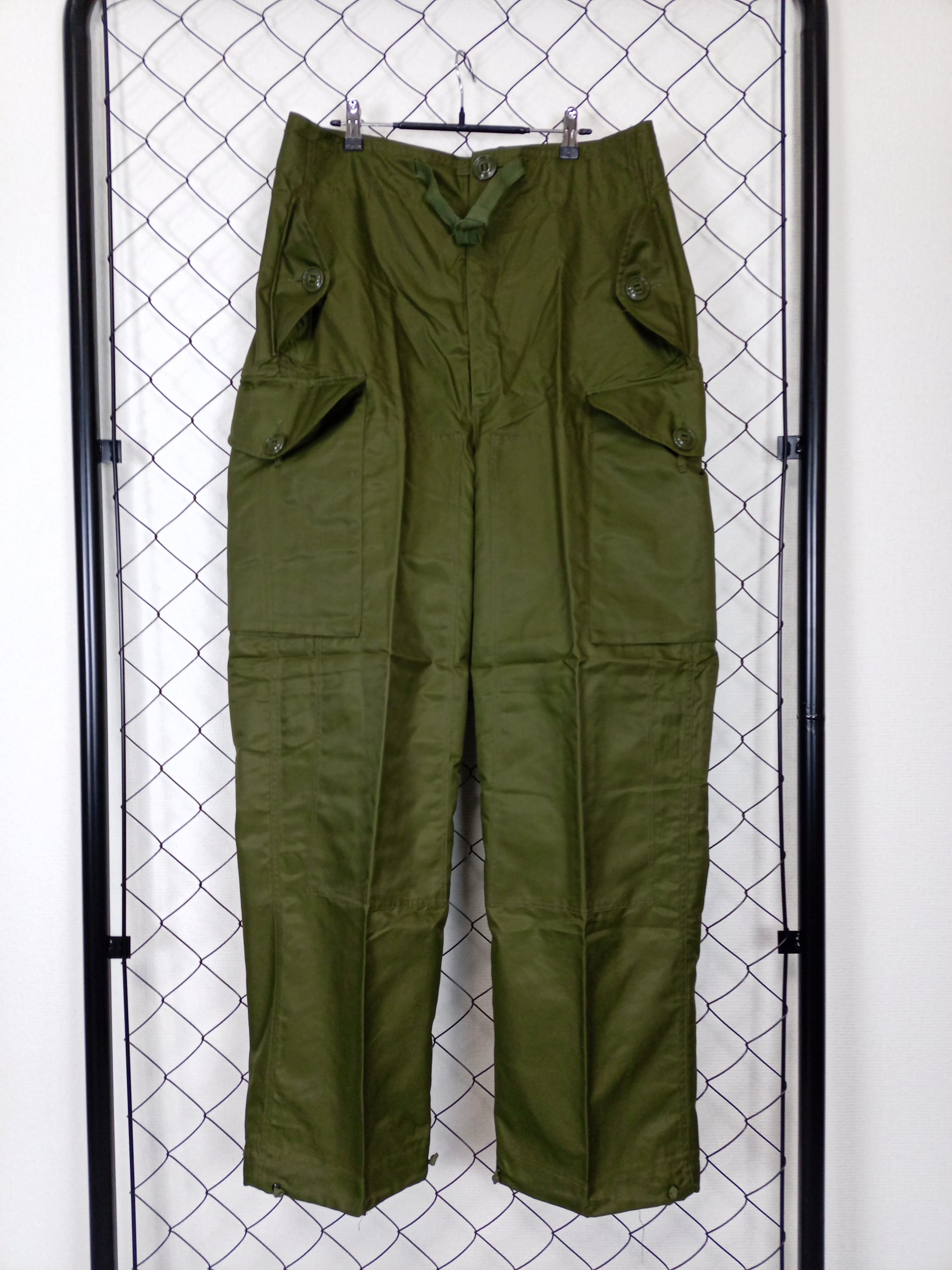 K214 カナダ軍 ECW WINDPROOF オーバーパンツ デッドストック