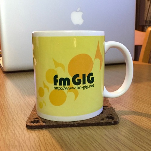 fm GIGロゴ入りマグカップ