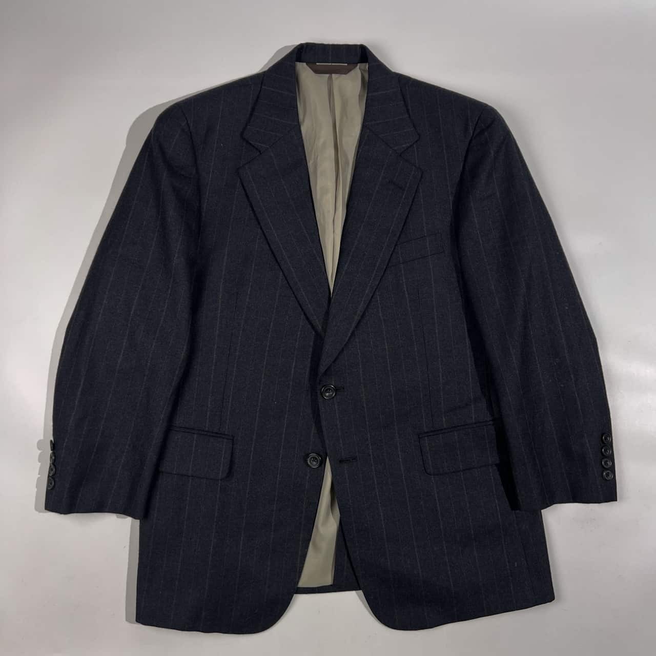 上下 Paul Stuart ポールスチュアート セットアップ ストライプ テーラードジャケット 裾ダブル スラックス スーツ 94-84-165 AB4/ダークグレー 系 メンズ