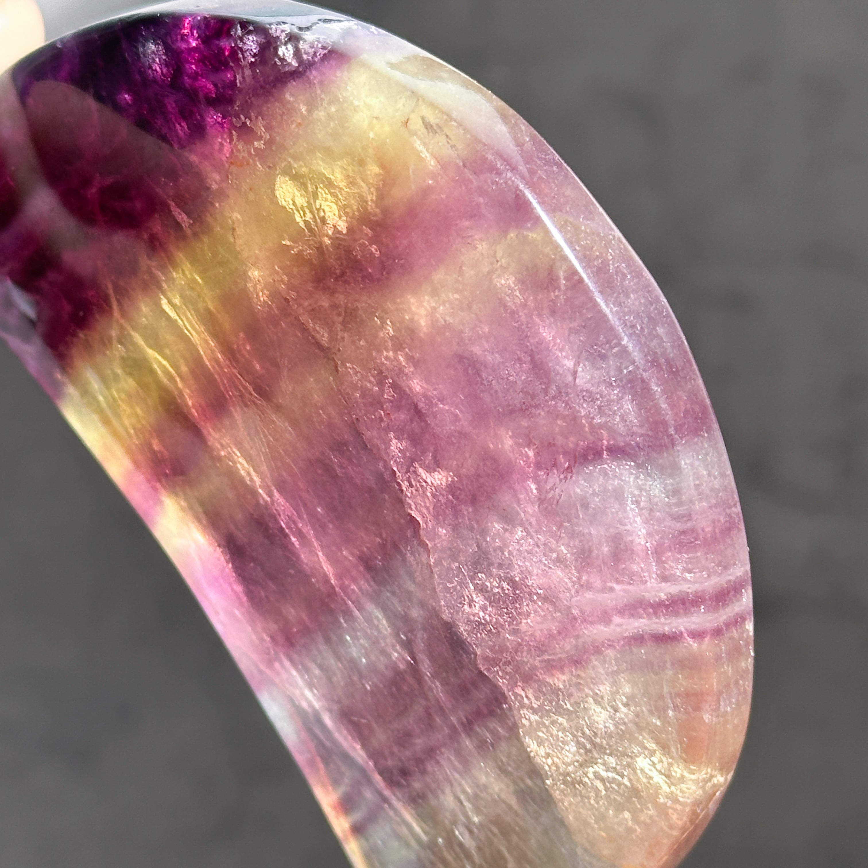 ☽台座付き☽レインボーフローライト 月21 ◇Rainbow Fluorite