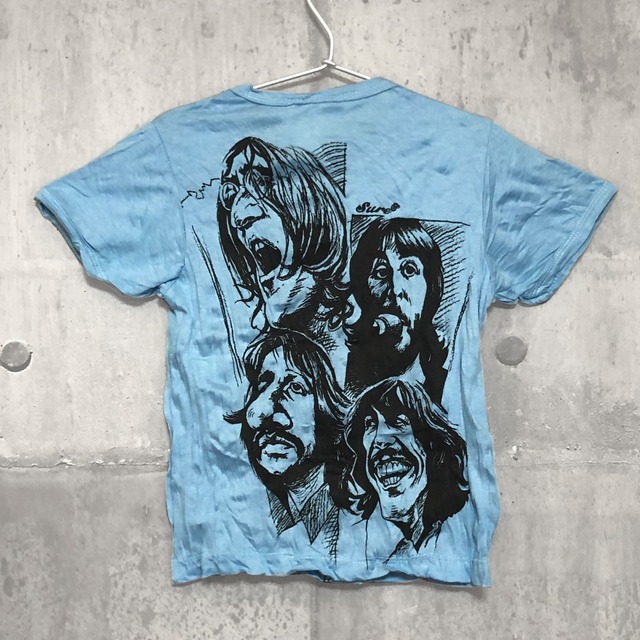 送料無料 ロック バンド Tシャツ The Beatles Illustration Light Blue Kids T Shirts M L ザ ビートルズ イラスト ライトブルー キッズ Tシャツ M L ロックtシャツ バンドtシャツ Piggies