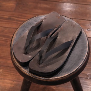 JUTTA NEUMANN (ユッタニューマン) "JAMES SQUARE" -Black HLD-