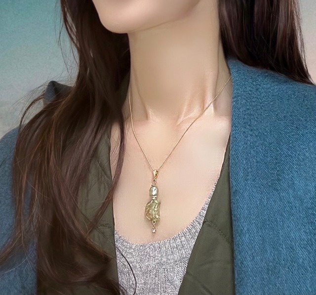 モーニングムーンネックレス