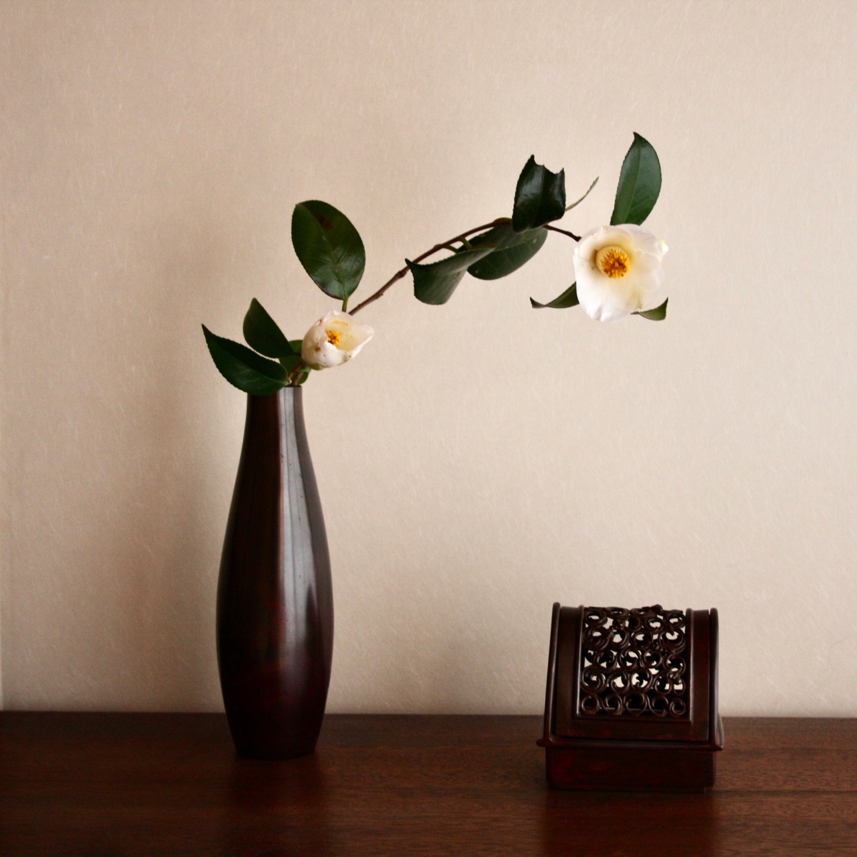 斑紫銅花入れ 偏壺（へんこ） | 原惣右エ門工房