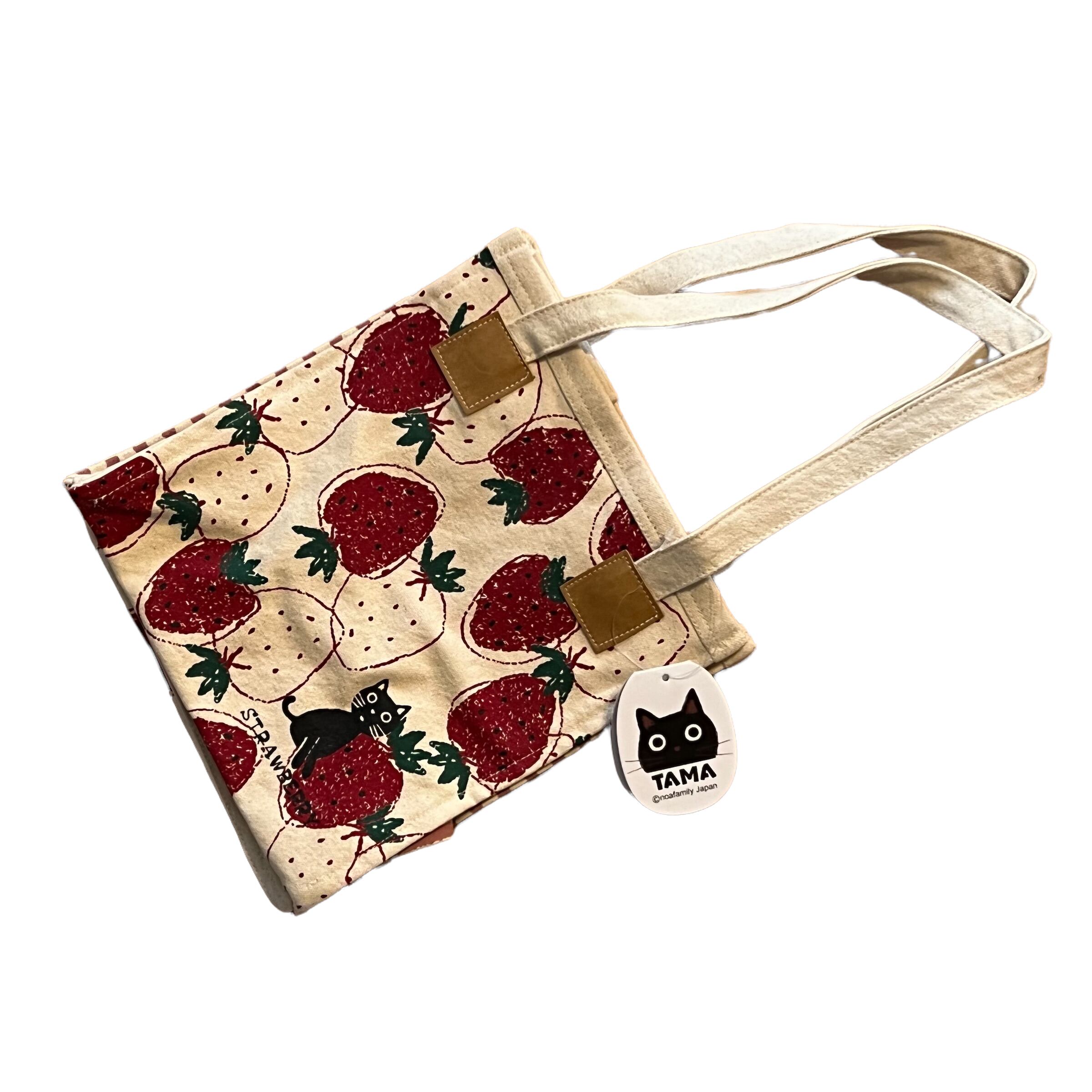 クロネコのたまイチゴ柄トートバッグ