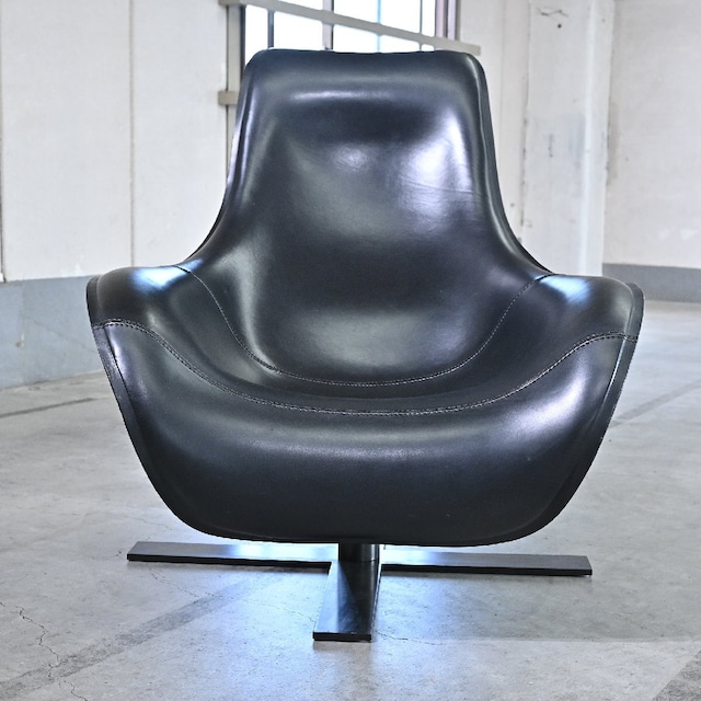 最高級 B&B ITALIA 265万「MART/マート」 スウィヴェルアームチェア 1人掛け 本革 回転 アントニオチッテリオ Antonio イタリア ラウンジ