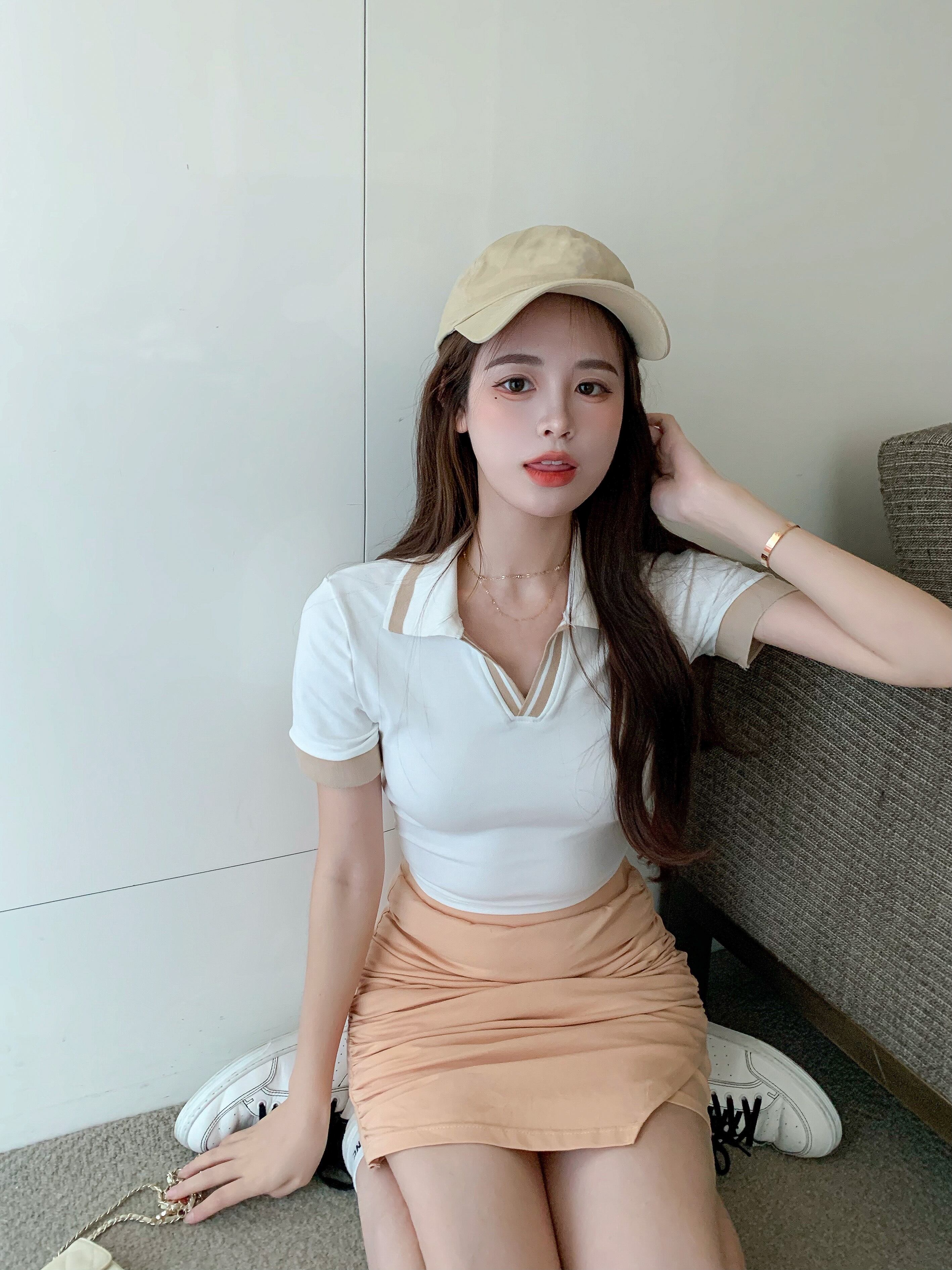 Tシャツ サマーカラーホワイトトップス 夏物 ブラックストロベリース65666368766