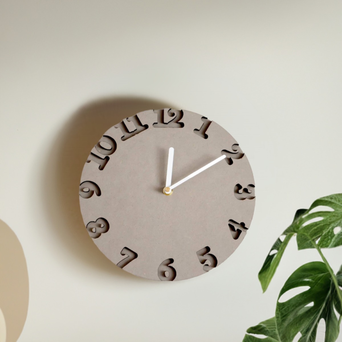 シンプルに、美しく。暮らしに溶け込むモノトーングレー】掛け時計