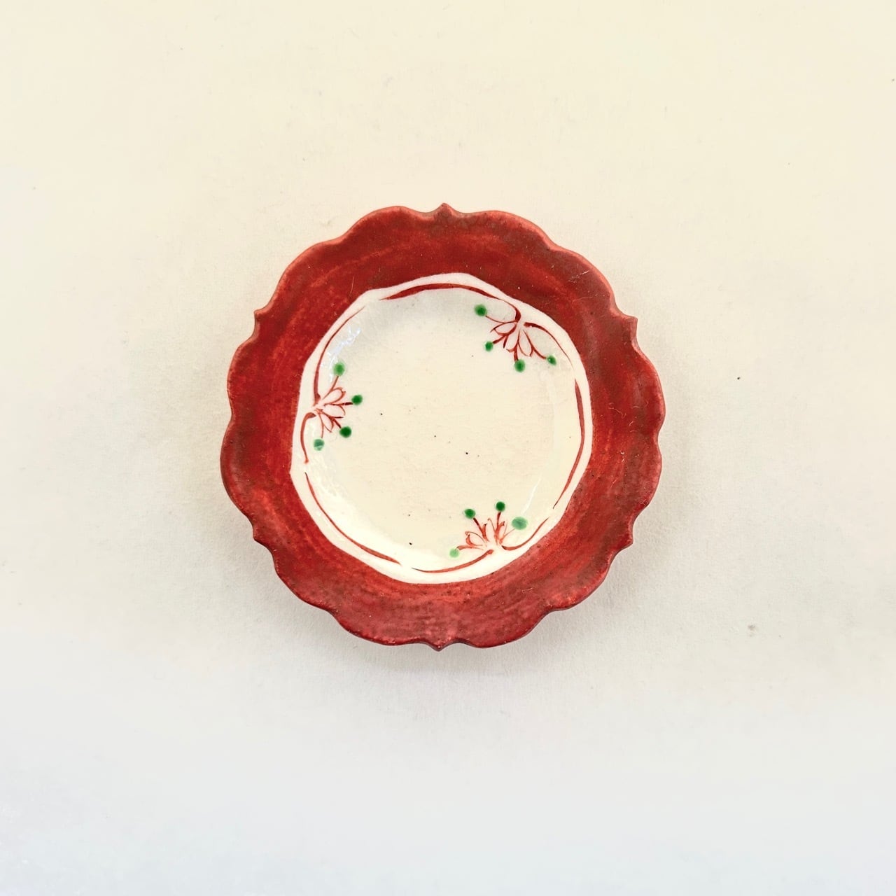 志野赤絵朱巻輪花豆皿【榛澤宏】