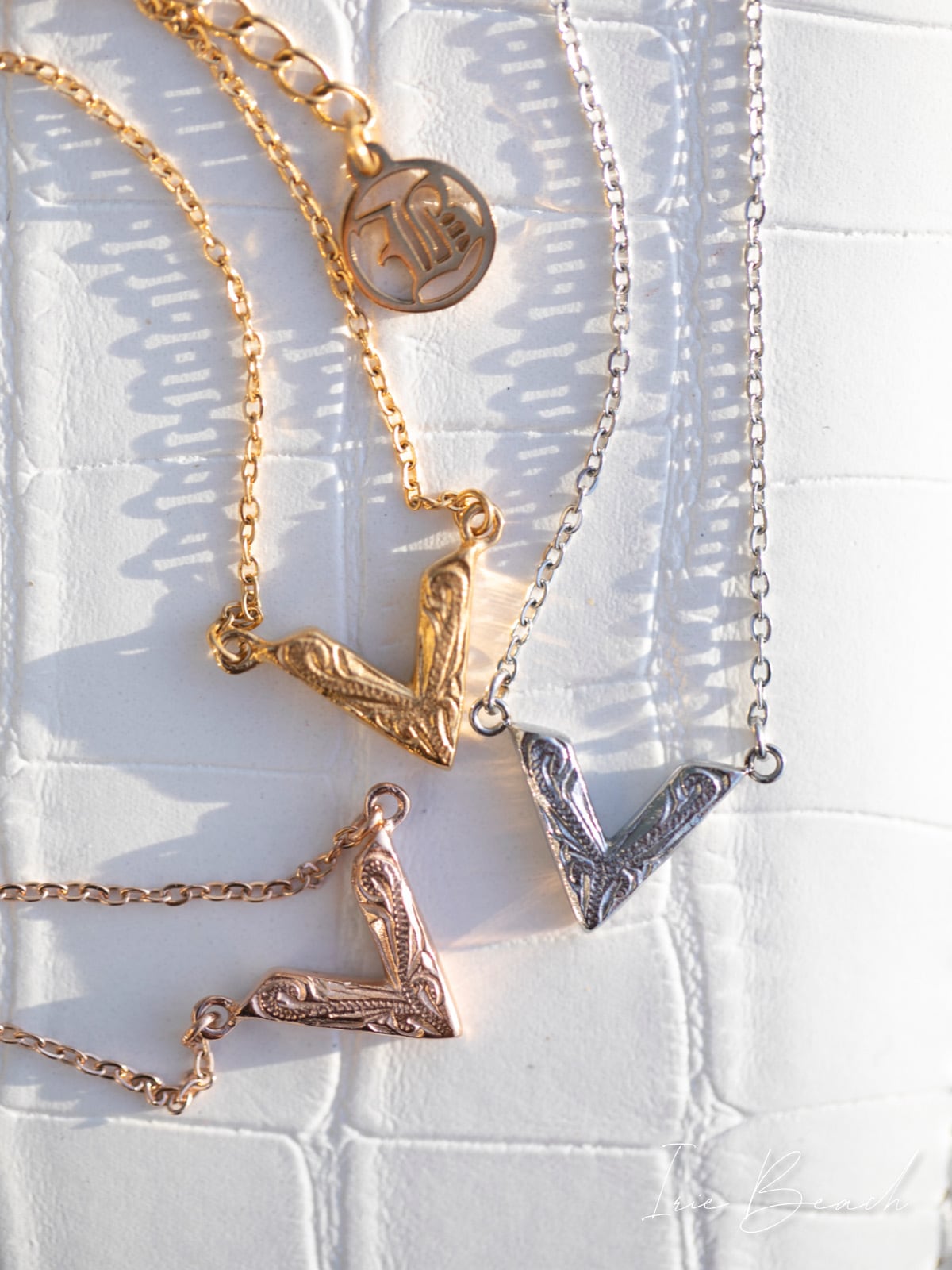 V necklace | IRIEBEACH