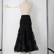 社交ダンス 衣装 スカート ブラック系 タカダンス TAKA DANCE 黒 シンプル 透け感 花柄 バラ柄 植物柄 チュール ベロア ふんわり フレア 上品 大人っぽい おしゃれ 練習着 レッスン レッスン着 練習 ブラック おしゃれスカート フレアスカート ダンス衣装 練習用 チュールスカート 大人女性 花柄スカート 透けスカート ボリューム感 ダンス用スカート エレガント ブラックファッション ふんわりスカート