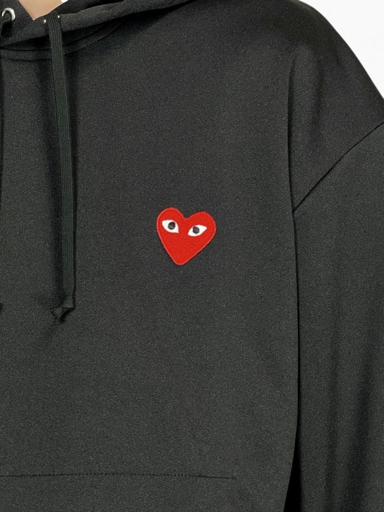 【PLAY COMME des GARCONS】T174(メンズ) エステルスムースプルオーバーフーディ(赤エンブレム)