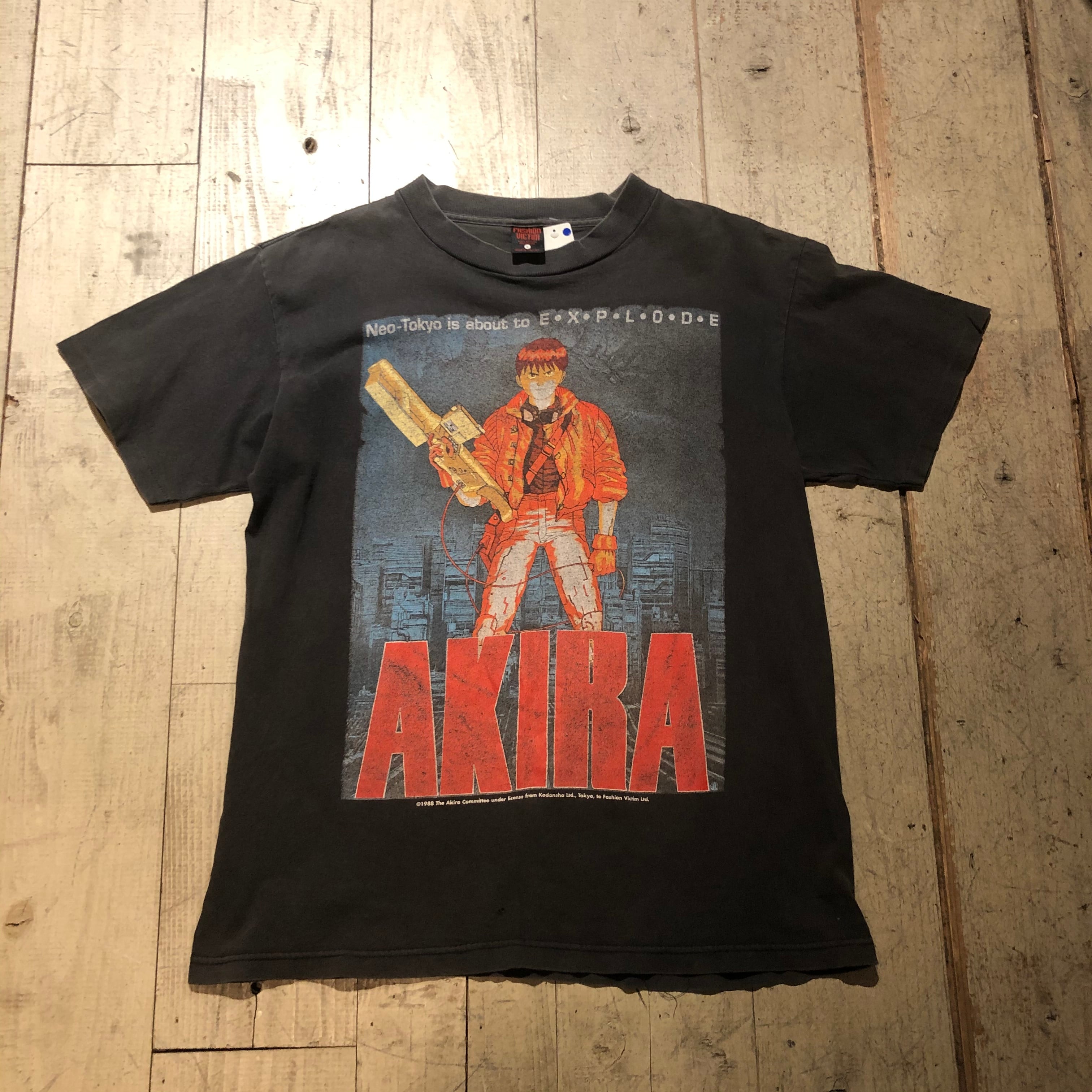おトク情報がいっぱい！ アキラ AKIRA fashion victim Tシャツ Mサイズ