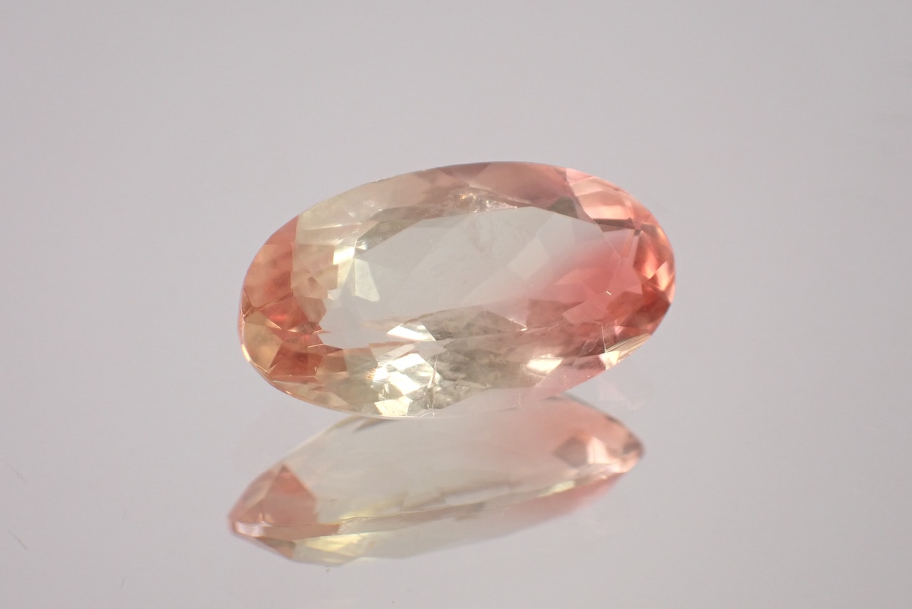 オレゴンサンストーン(簡易ソーティング付)　4.108ct　[D9-132]