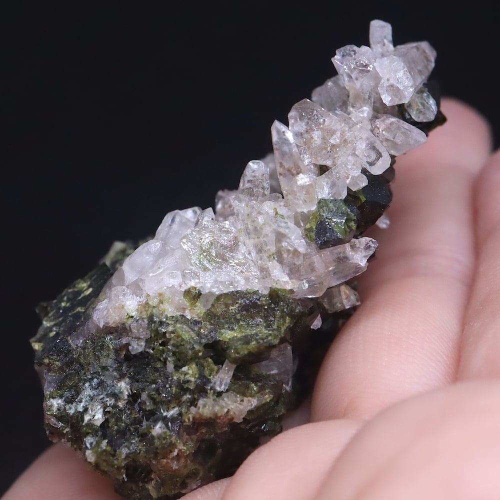 エピドート 緑簾石 クォーツ水晶 40.7g EPD079 原石 鉱物 天然石