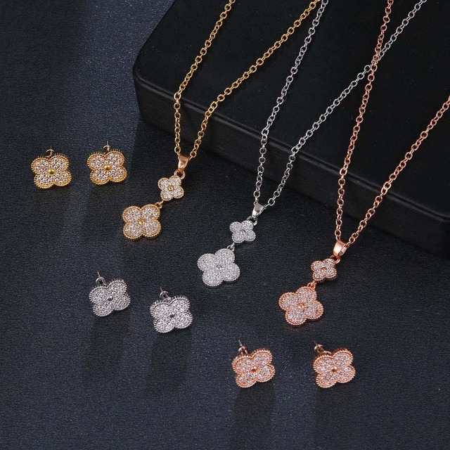 お花　ピアス・ネックレス　2点セット♡