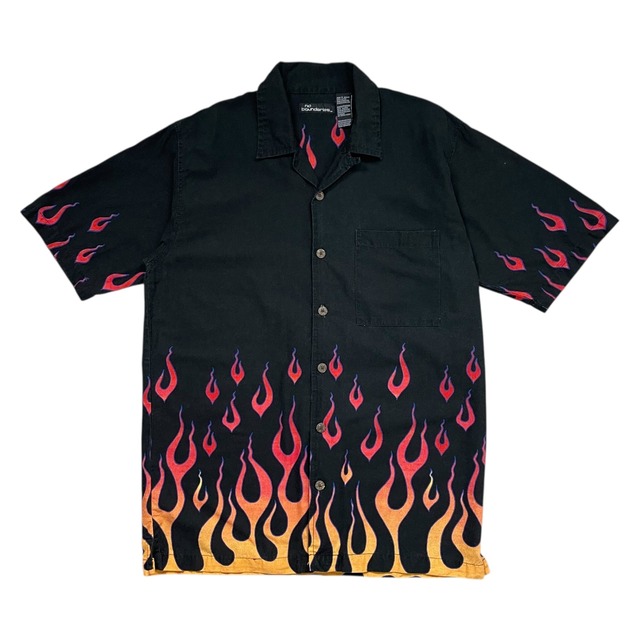 NO BOUNDARIES FLAME OPEN COLLAR BUTTON SHIRT SIZE M (USED)