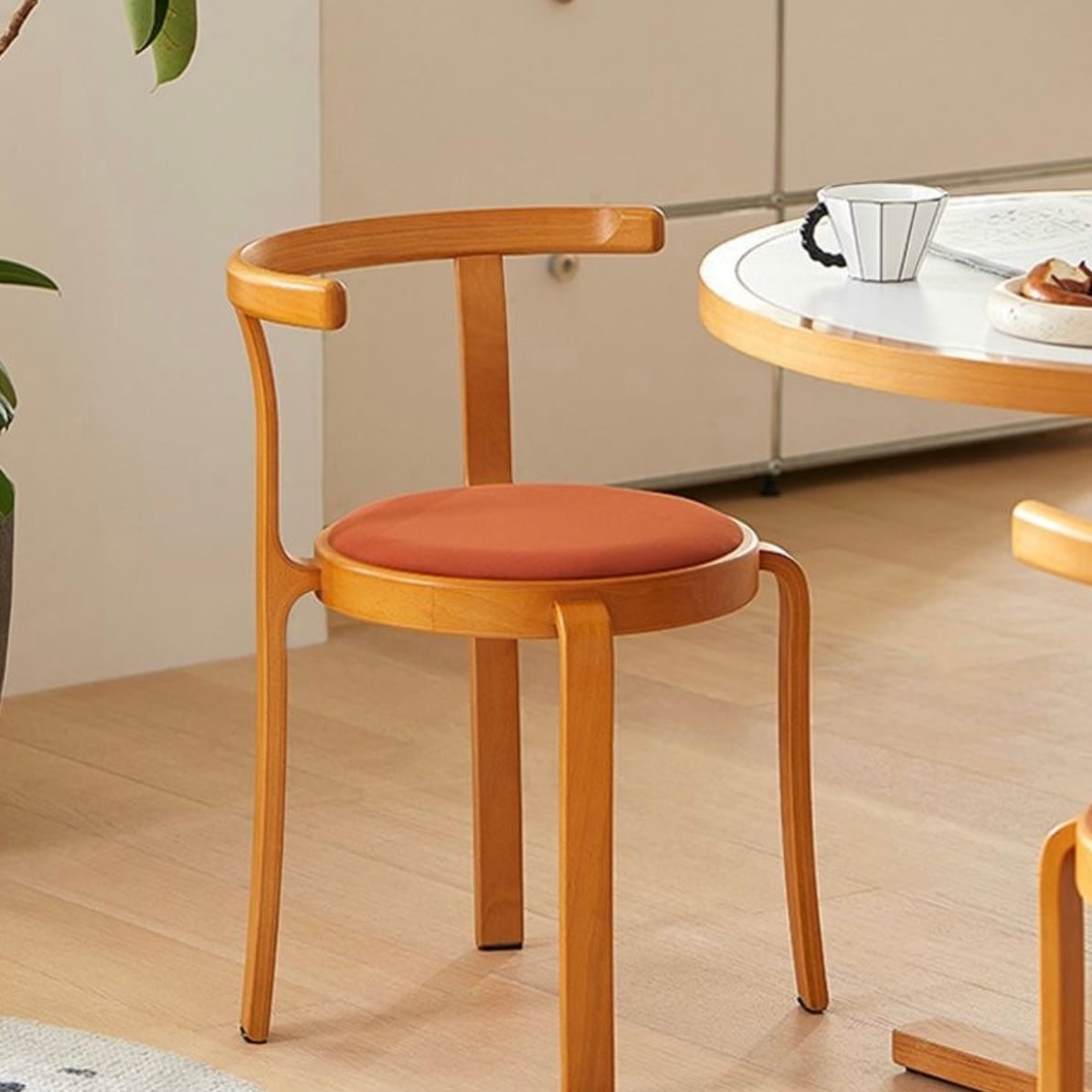 オレンジ　レトロ　サイドチェア オレンジ レトロ サイドチェア