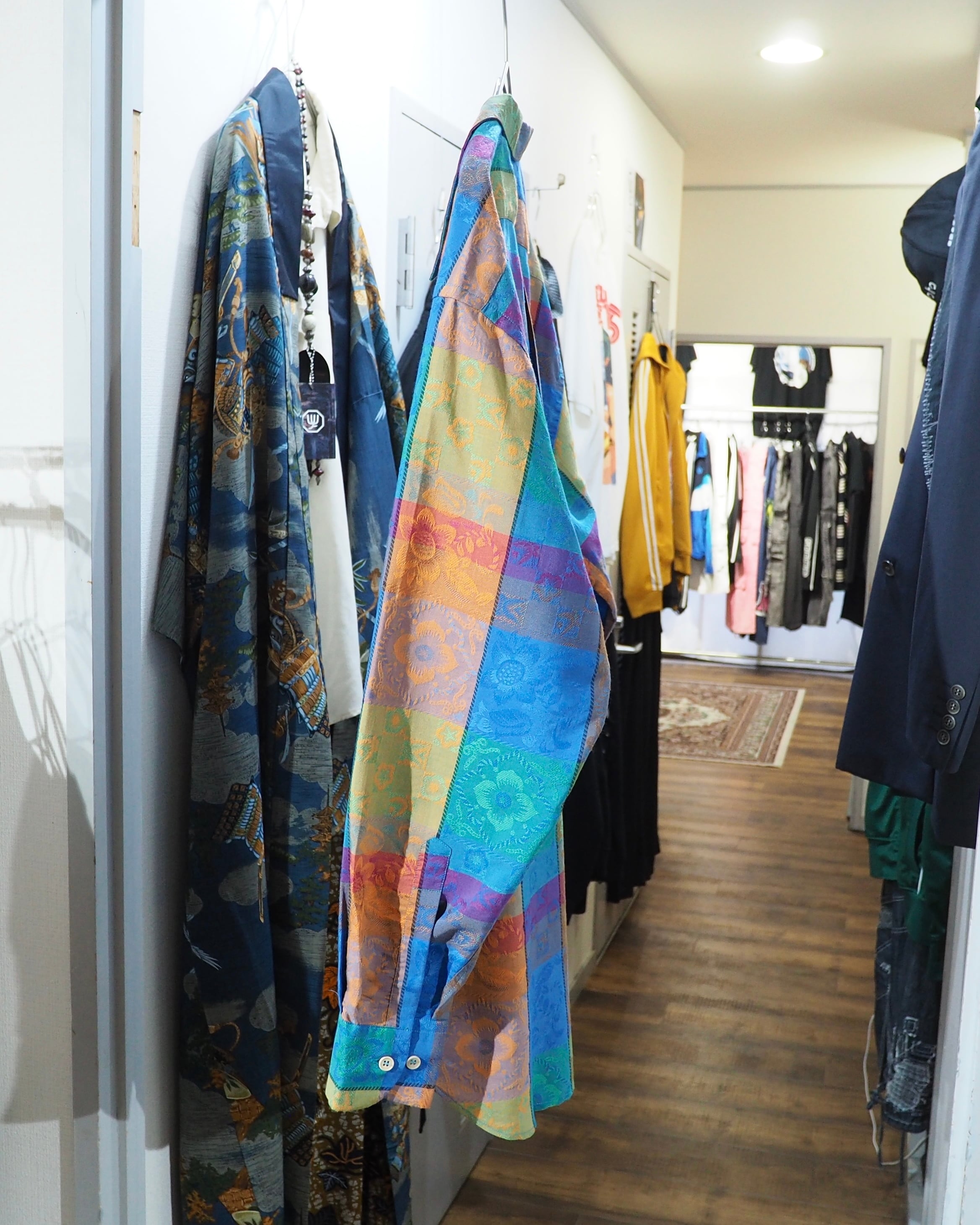" Made in Italy " Multi color Block × Beautiful Flower Embroidery vintage Open collar Shirt