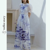 青の街並みが語る：水彩画プリントワンピース《XU0194》