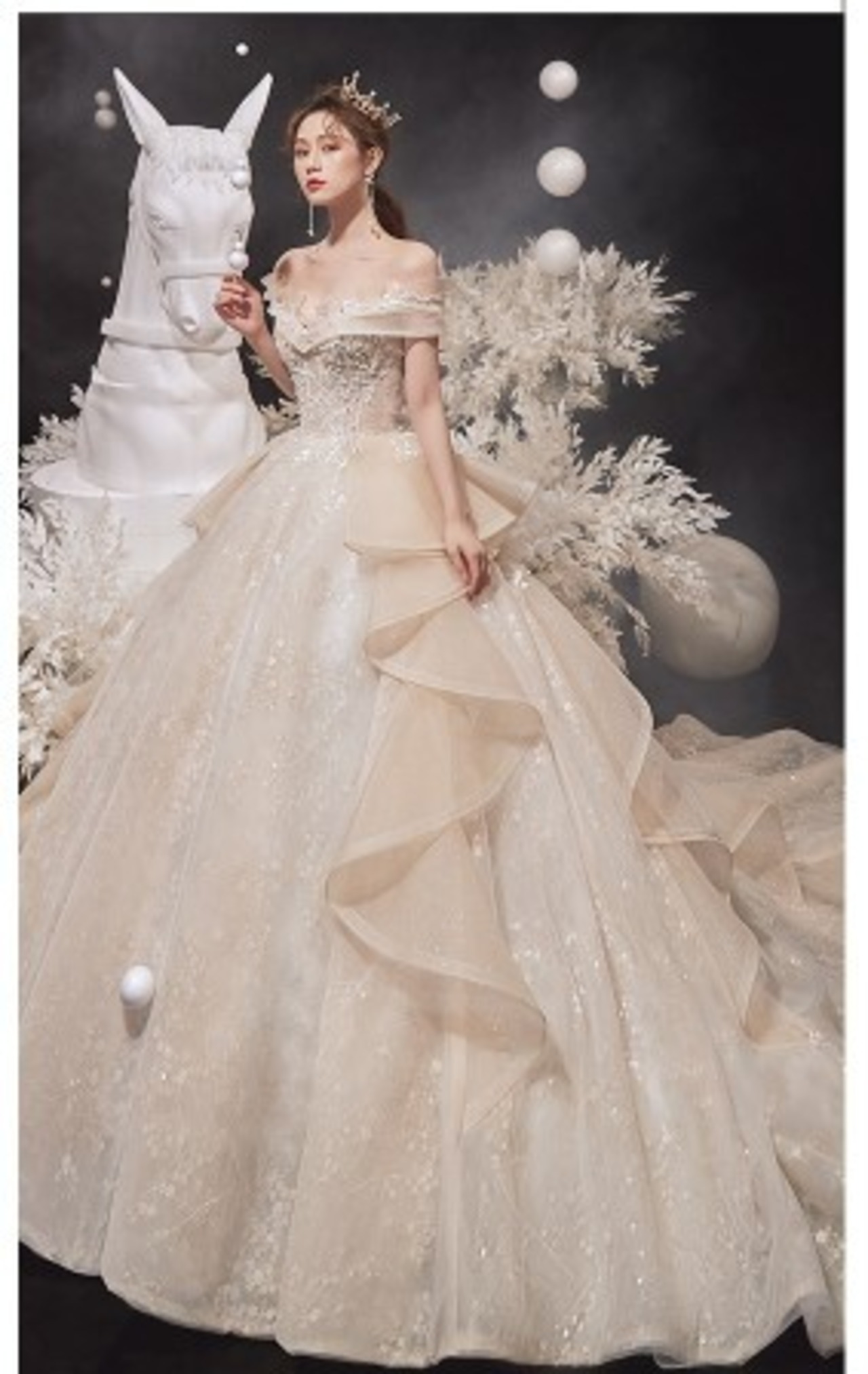 高品质 ウエディングドレス オフショルダー エンパイアライン 華やかな  