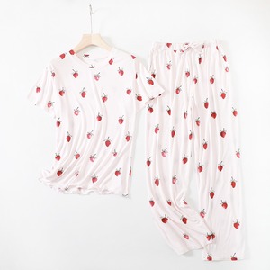 【予約商品】Tシャツ 半袖 長ズボン  いちご柄 パジャマ  夏 ルームウェア   フリーサイズ ピンク ホワイト