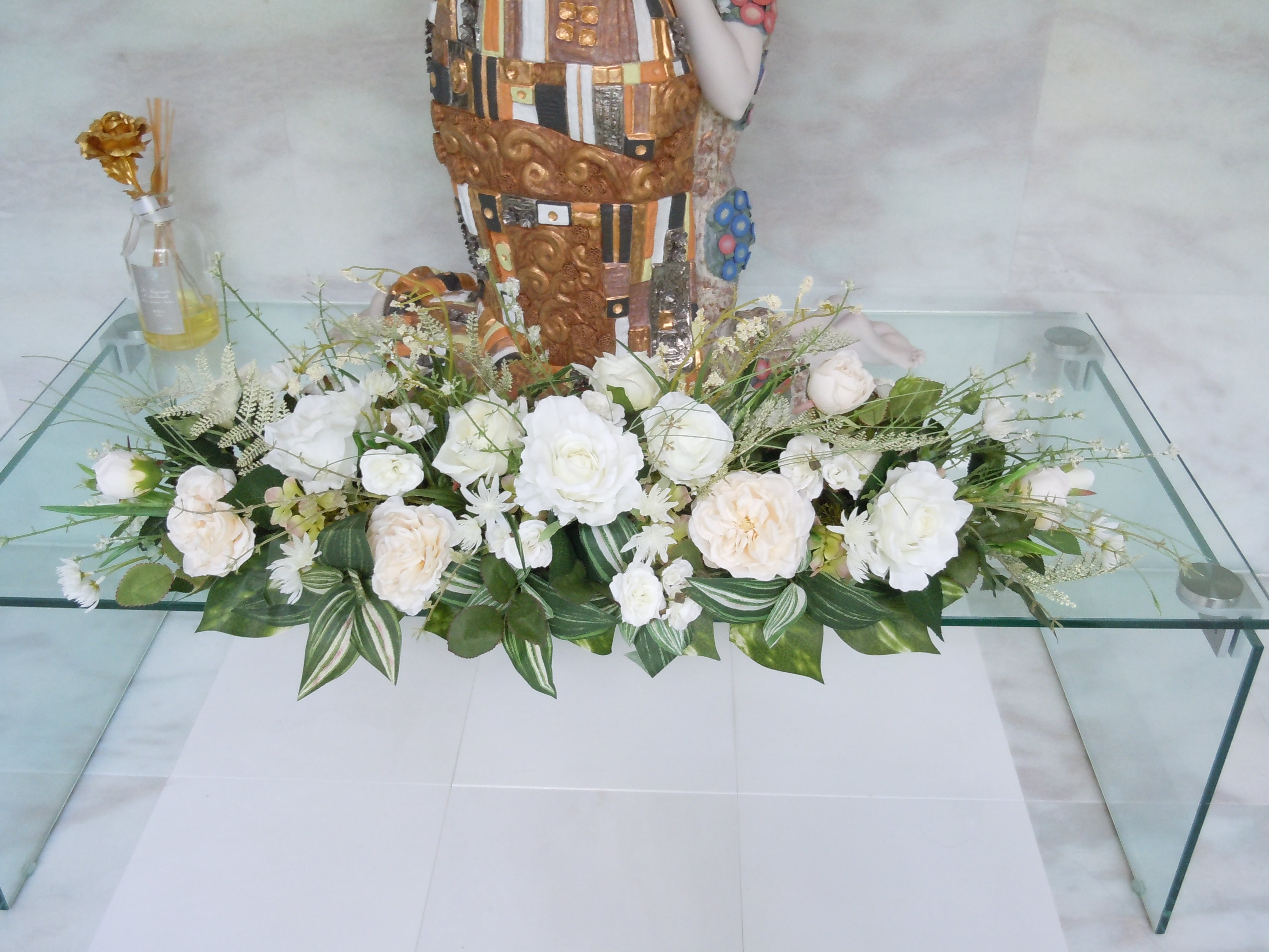 ◇ナチュラル ホワイト＆グリーン 豪華 90cmのテーブル装花