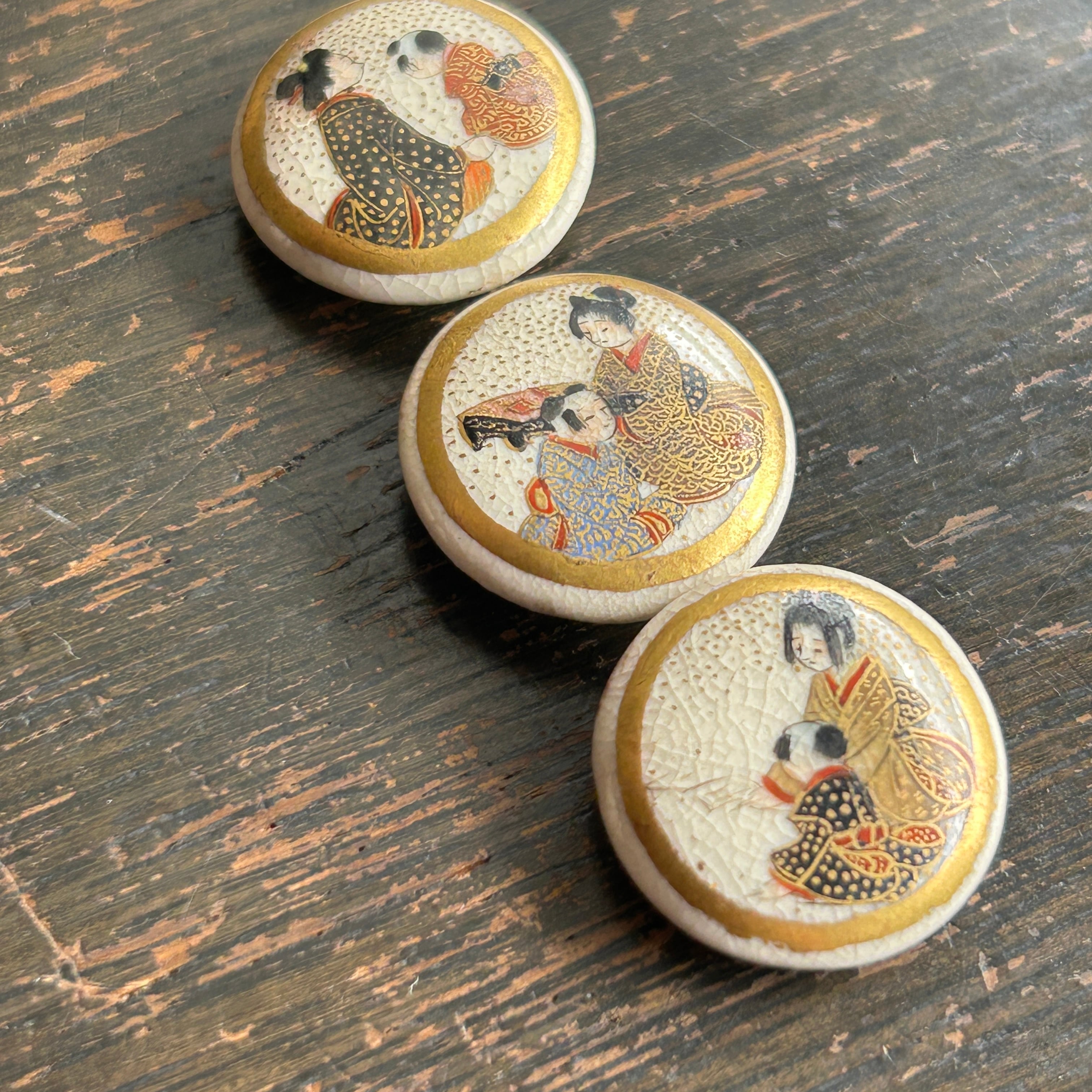 アンティーク　明治の里帰り薩摩ボタン　小3個セット
