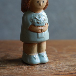 素朴な表情が愛らしい、陶器の調味料入れ 5