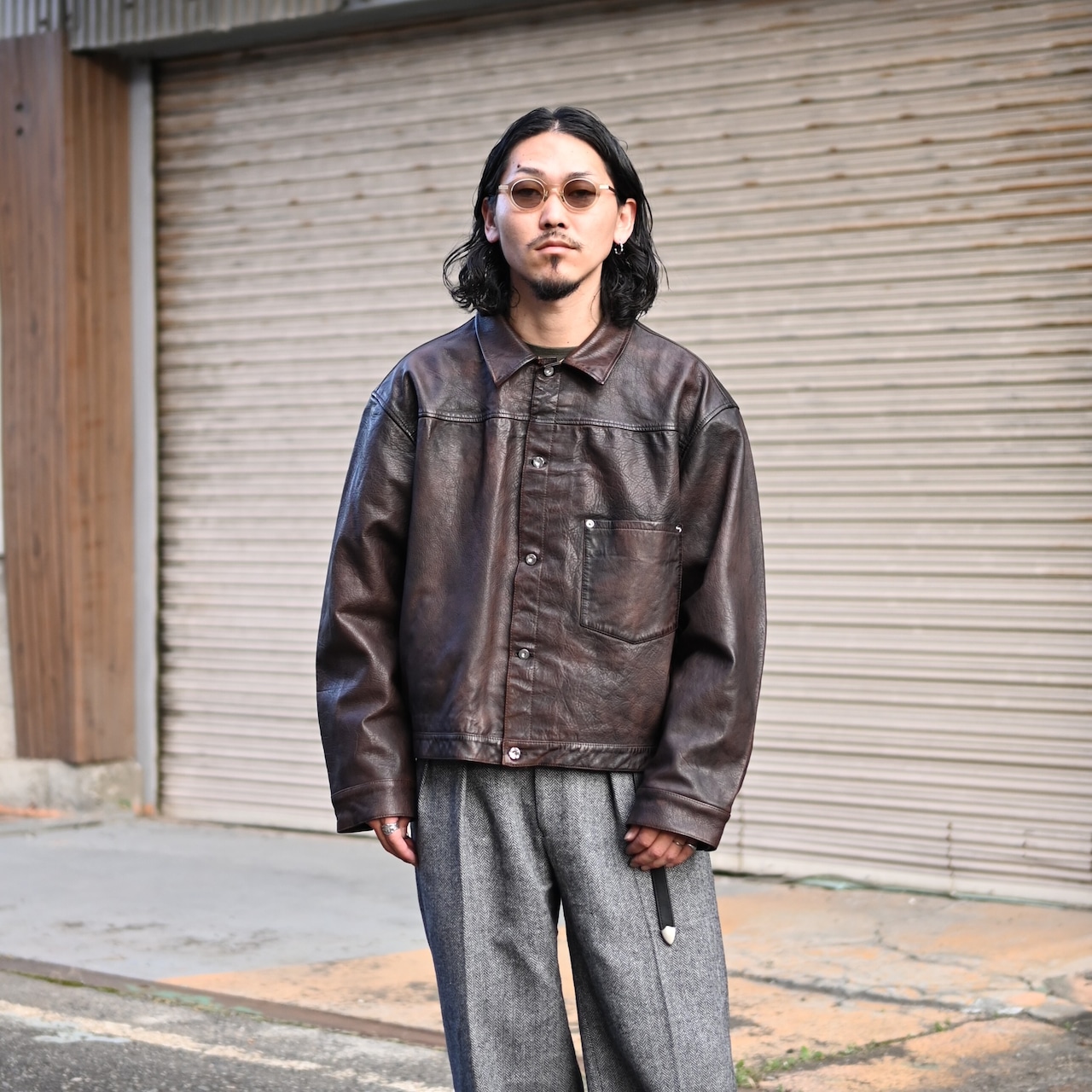 CCUの新作「TRUCKER JACKET」フェイデッドブラウンコーディネート