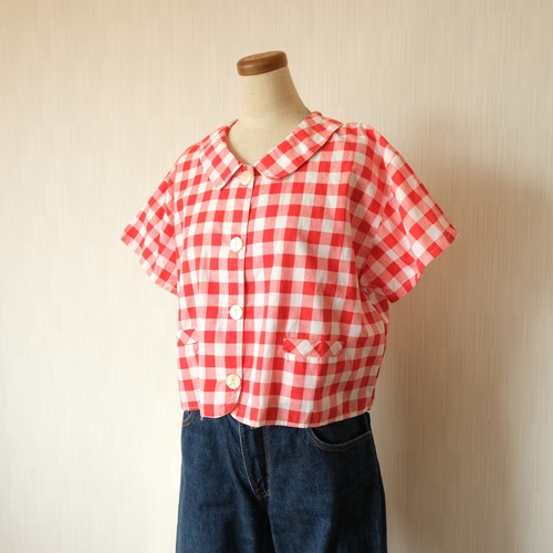 ショート丈ブラウス