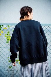 4.5TATAMI Big Silhouette Sweat black