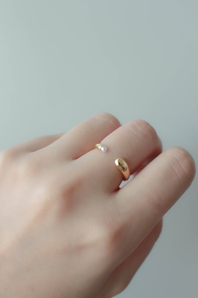 Side Pearl Ring