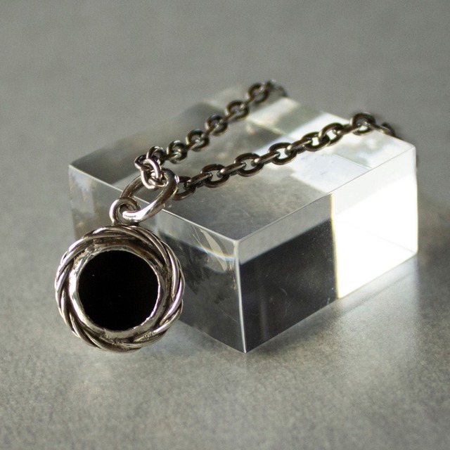 Mirrorstone Necklace (Circle) #Onyx