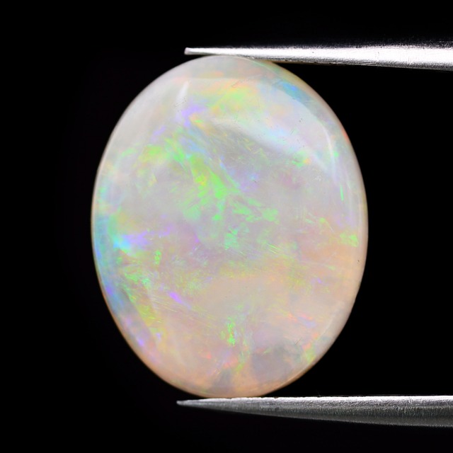 オーストラリア産 ホワイト オパール 4.80ct ルース