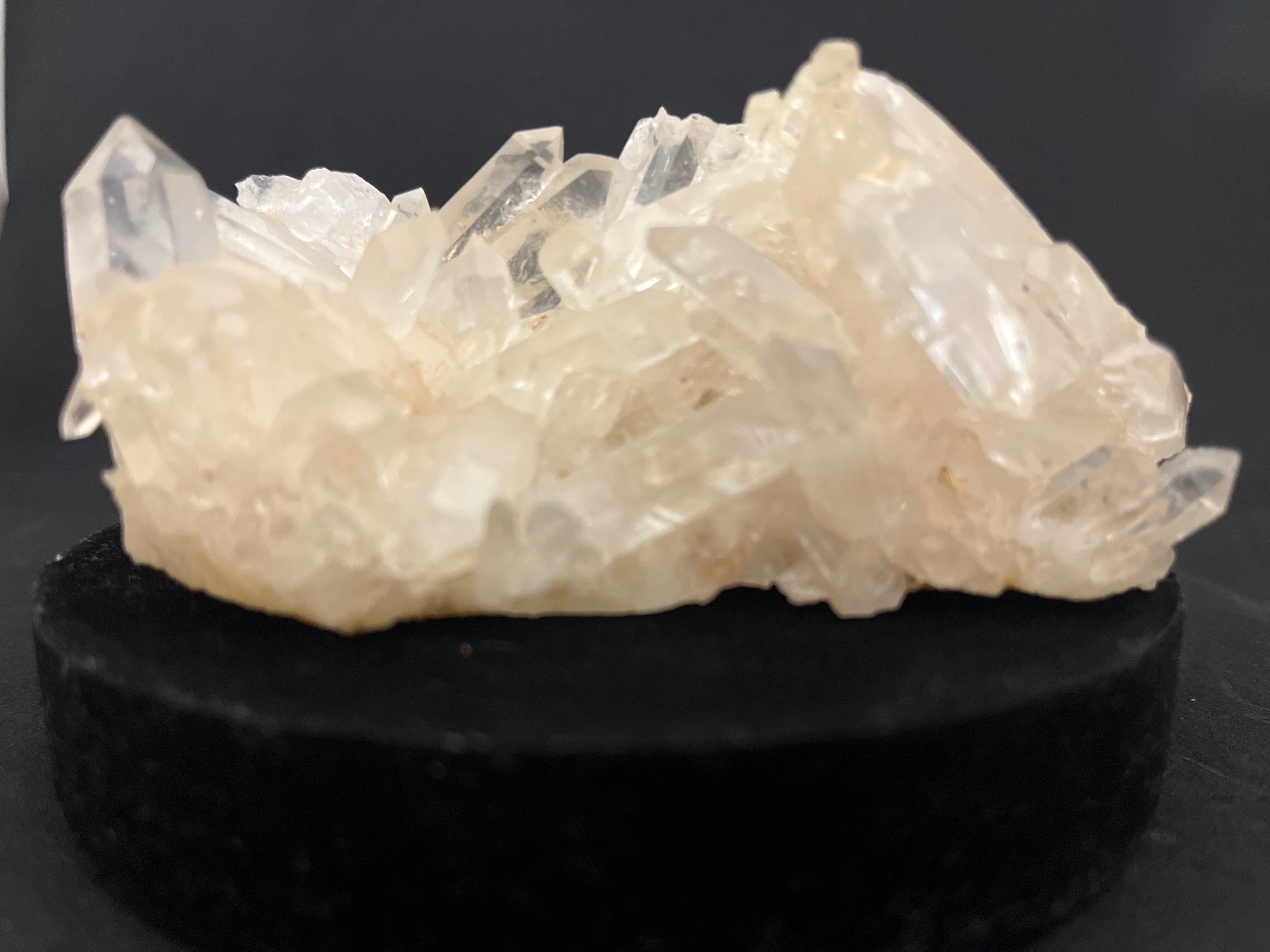 水晶クラスター 母岩付き 11cm×8.5cm | Stones Aztarino