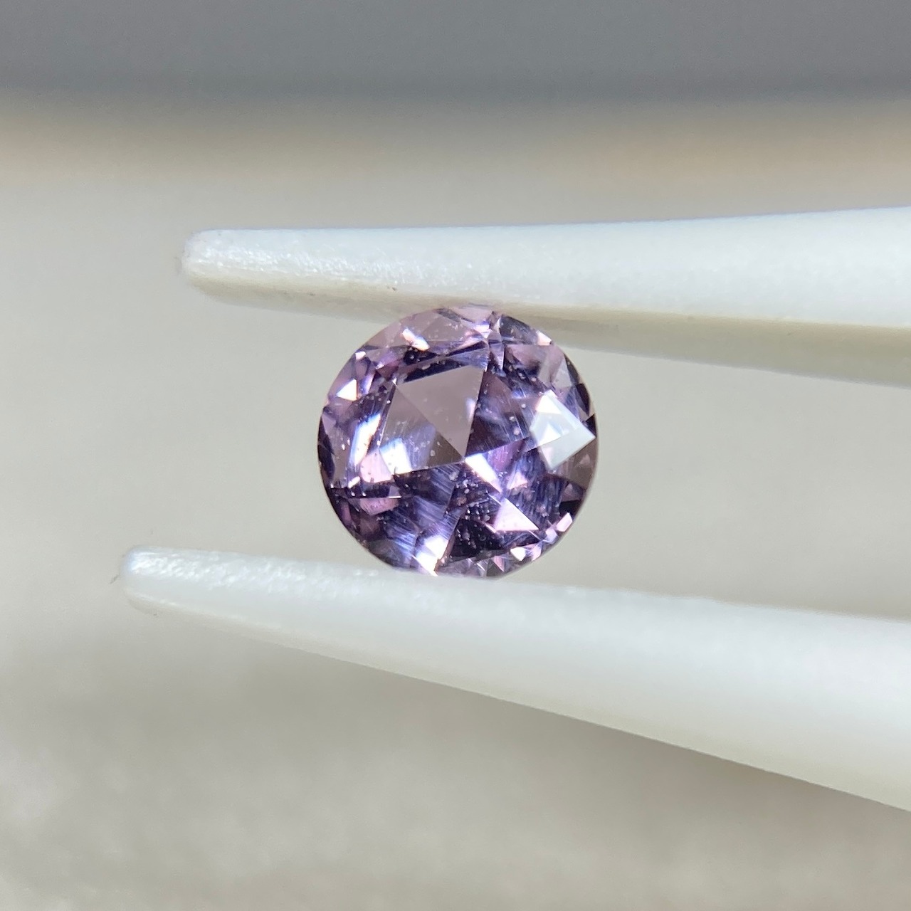 ローズカットサファイア  約3.3mm*2.3mm r-0612