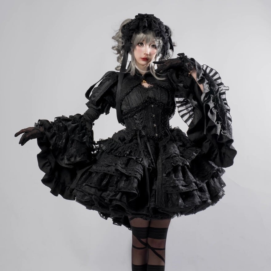 ゴスロリ 重厚ジャガード多段フリルドレス コルセット仕様 黒白｜納期4